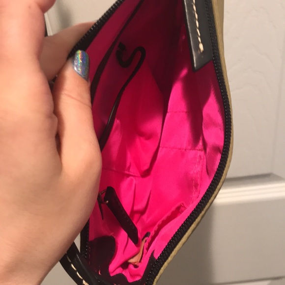 Dooney & Bourke khaki Crossbody bag. - Picture 9 of 12